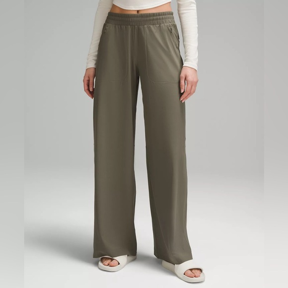 NWT Lululemon Swift Mid-Rise Wide-Leg Pant in Army Green Size 4 - Picture 1 of 13